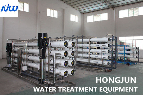 Commerciële omgekeerde osmose waterbehandelingsapparatuur FRP / SS304 filtermateriaal